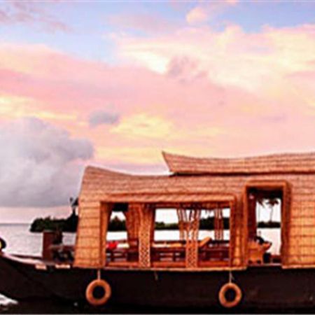 Marvel Cruise Hotel Alappuzha Exterior foto